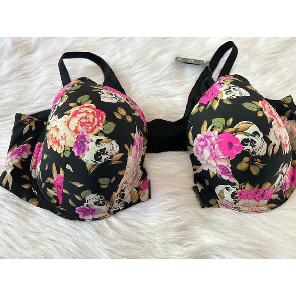 NWT Torrid Curve T-Shirt Lightly Lined Front Close Floral Skull Bra Size 46C - Picture 3 of 11
